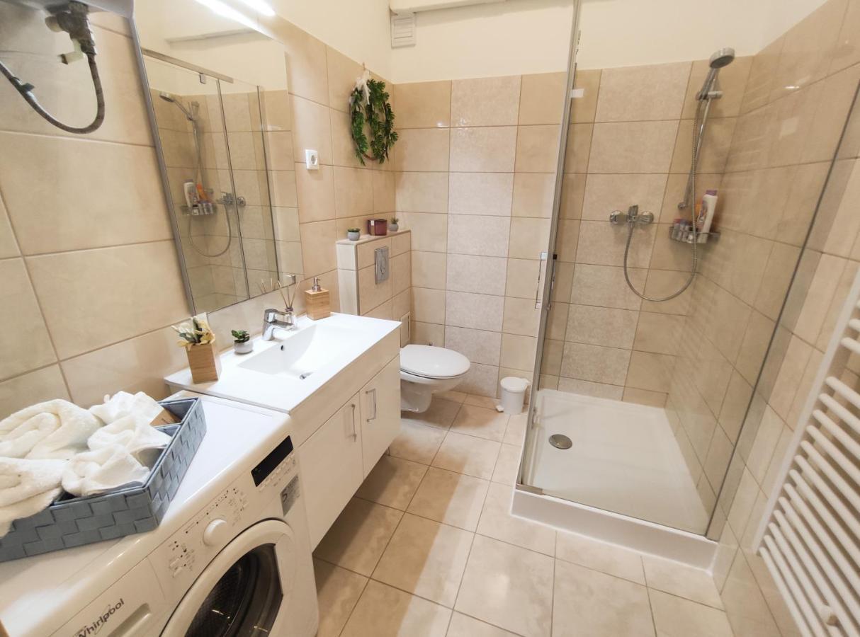 Broadway City Center, Fully Equipped, 4 Person Budapeste Exterior foto